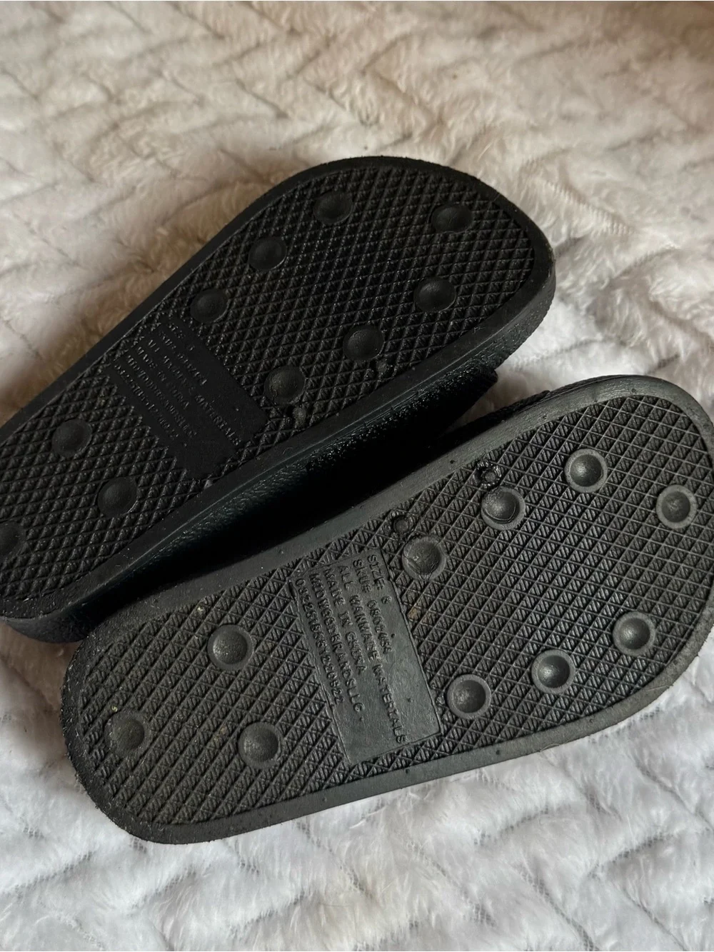 Old Navy Black Kids Slide Sandals with Wide Mesh Strap
